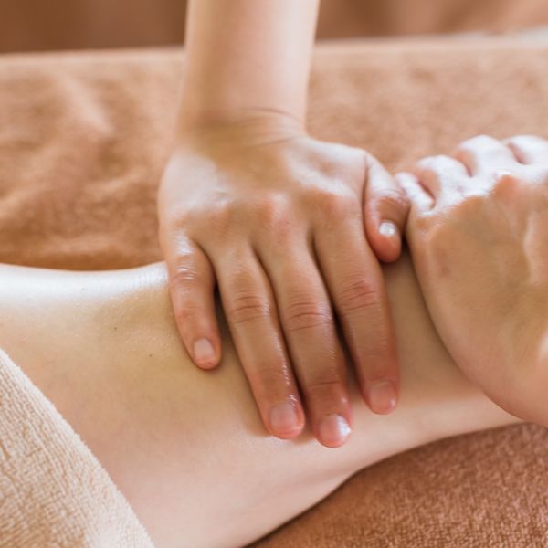 伊勢にあるサロンでは太ももの痩身を目的として施術もいたします