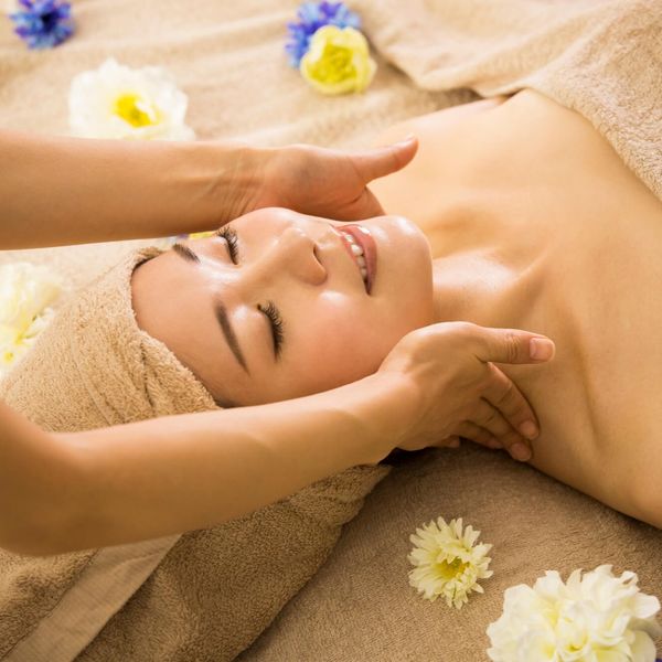 伊勢のサロンではニキビ肌を改善させるフェイシャルをいたします