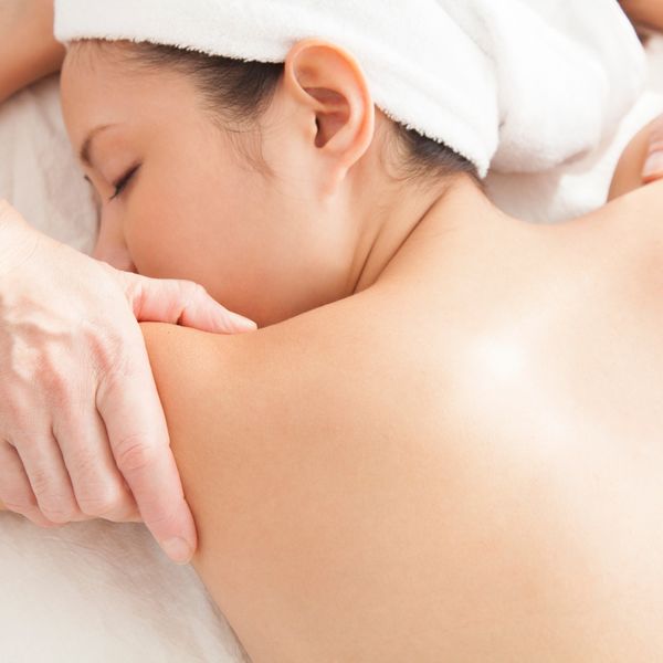 伊勢のサロンはフェイシャルでお顔のリフトアップを図っております